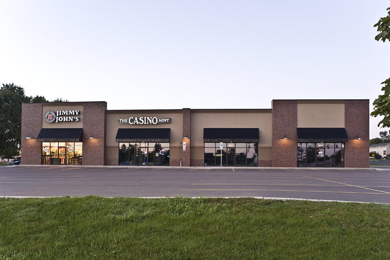 Bahnson Strip Mall exterior - commercial retail architecture, Sioux Falls South Dakota